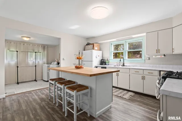 $89,000 | 152 South Job Street, Virginia, IL 62691