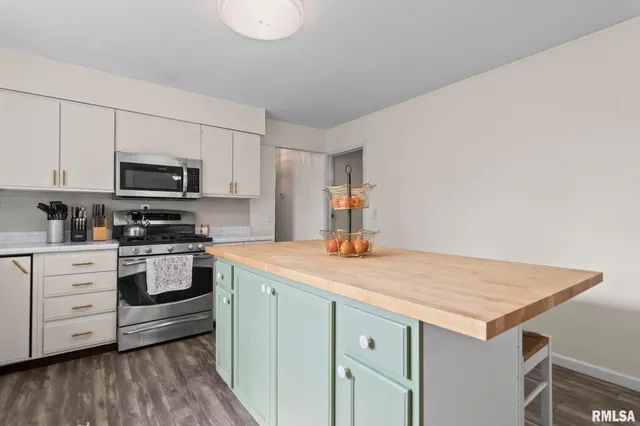 $89,000 | 152 South Job Street, Virginia, IL 62691