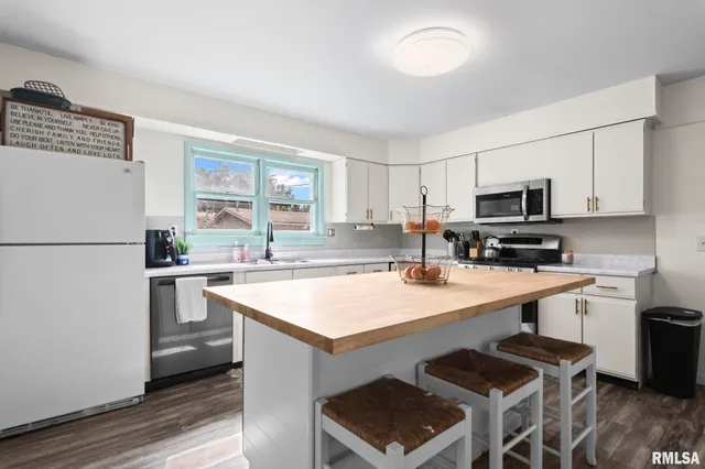 $89,000 | 152 South Job Street, Virginia, IL 62691