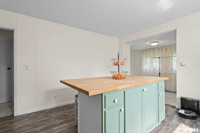 $89,000 | 152 South Job Street, Virginia, IL 62691