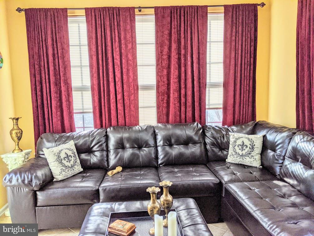 3 Ridgeway Lane Tuckerton, NJ 08087 - Photo 11 of 14 Living Room