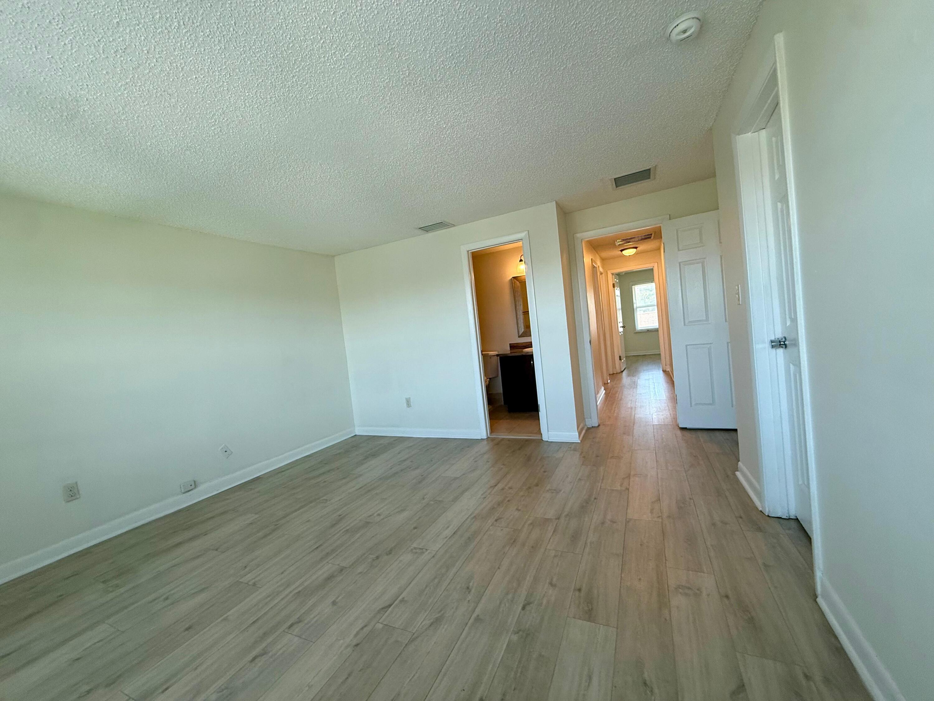 323 Gulfstream Road Dania Beach, FL 33004 - Photo 11 of 16 WhatsApp Image 2026-05-03 at 21.26.04 (7