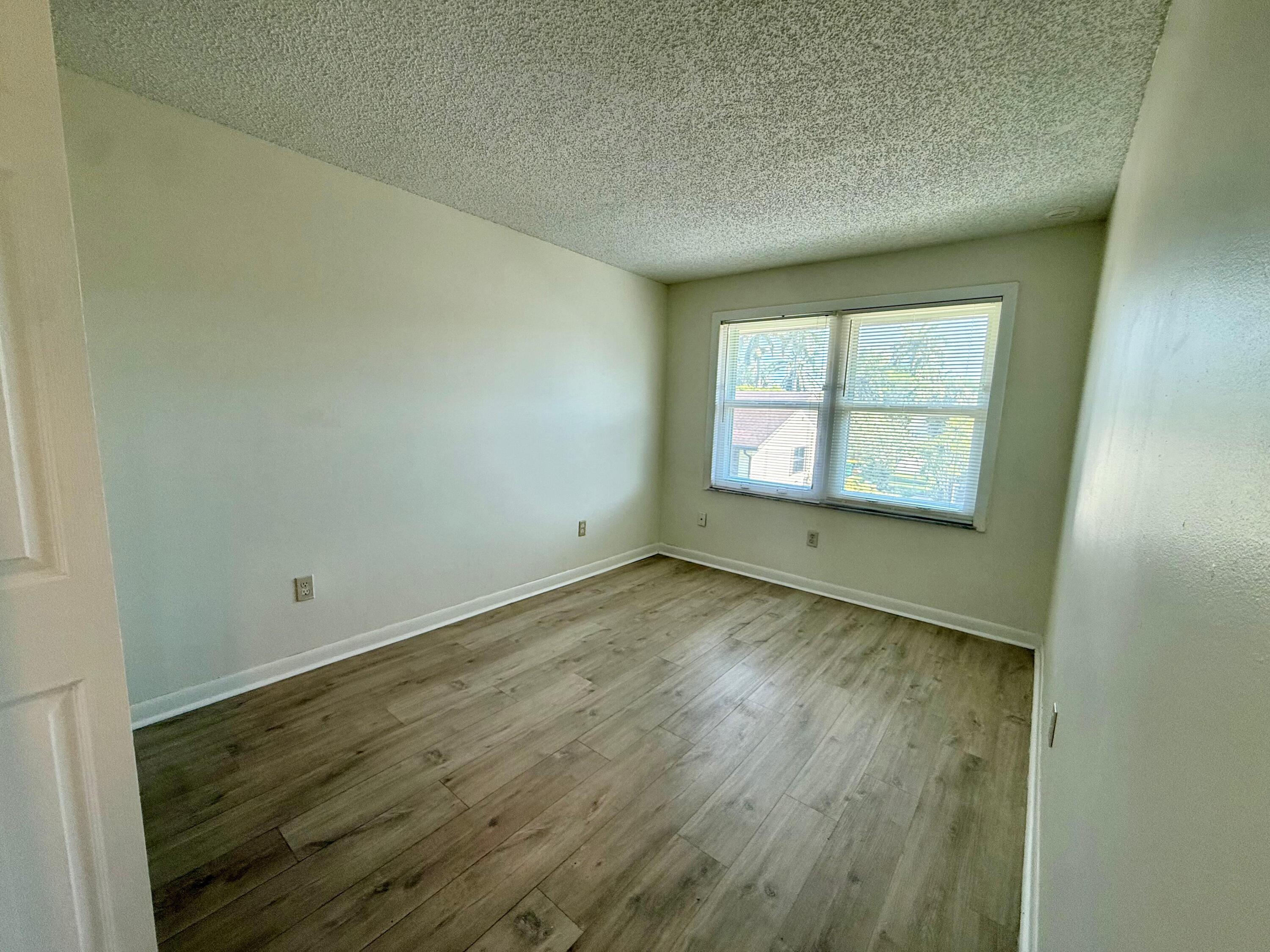 323 Gulfstream Road Dania Beach, FL 33004 - Photo 12 of 16 WhatsApp Image 2026-05-03 at 21.26.04 (9