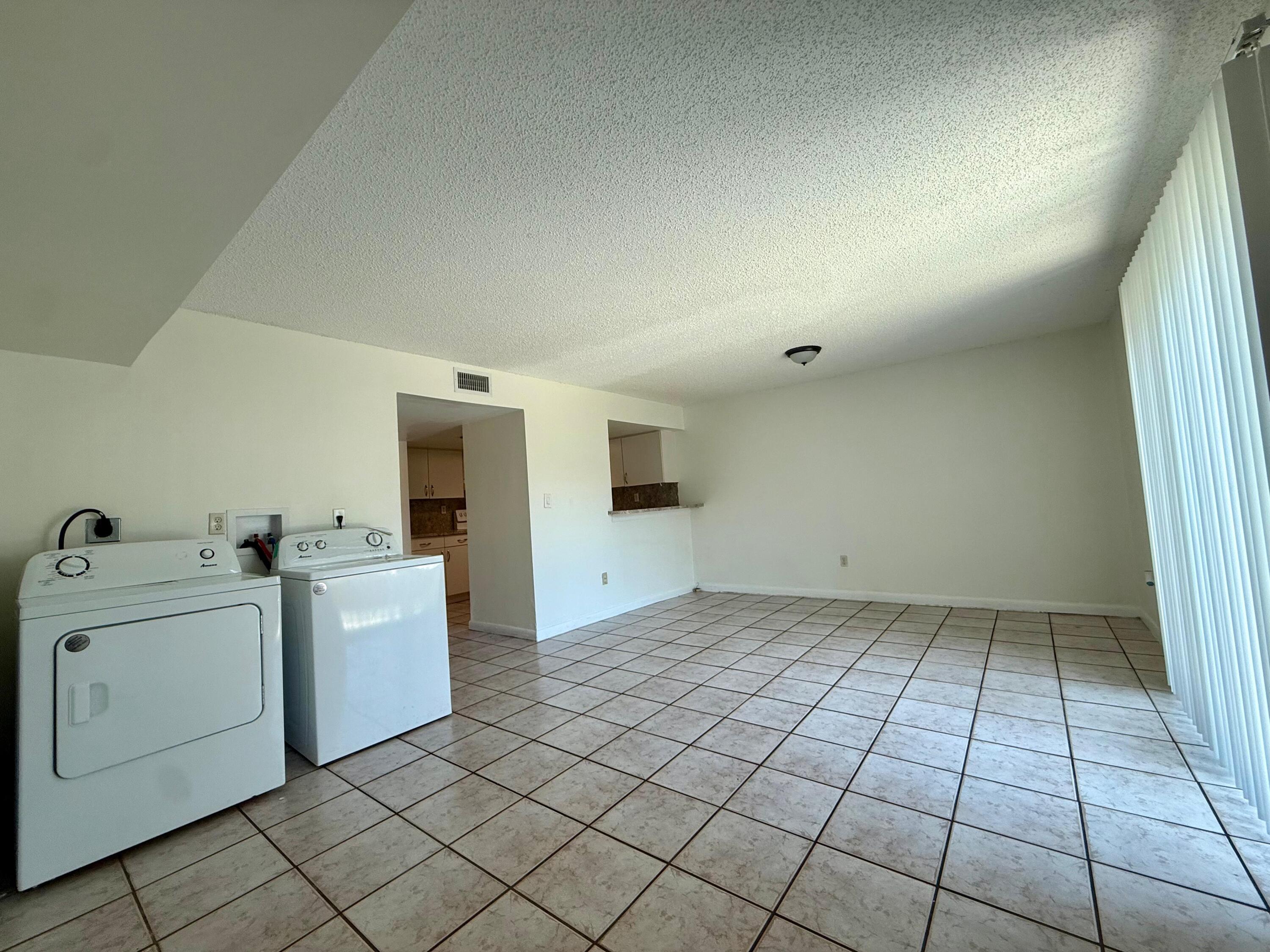 323 Gulfstream Road Dania Beach, FL 33004 - Photo 13 of 16 WhatsApp Image 2026-05-03 at 21.26.04 (1