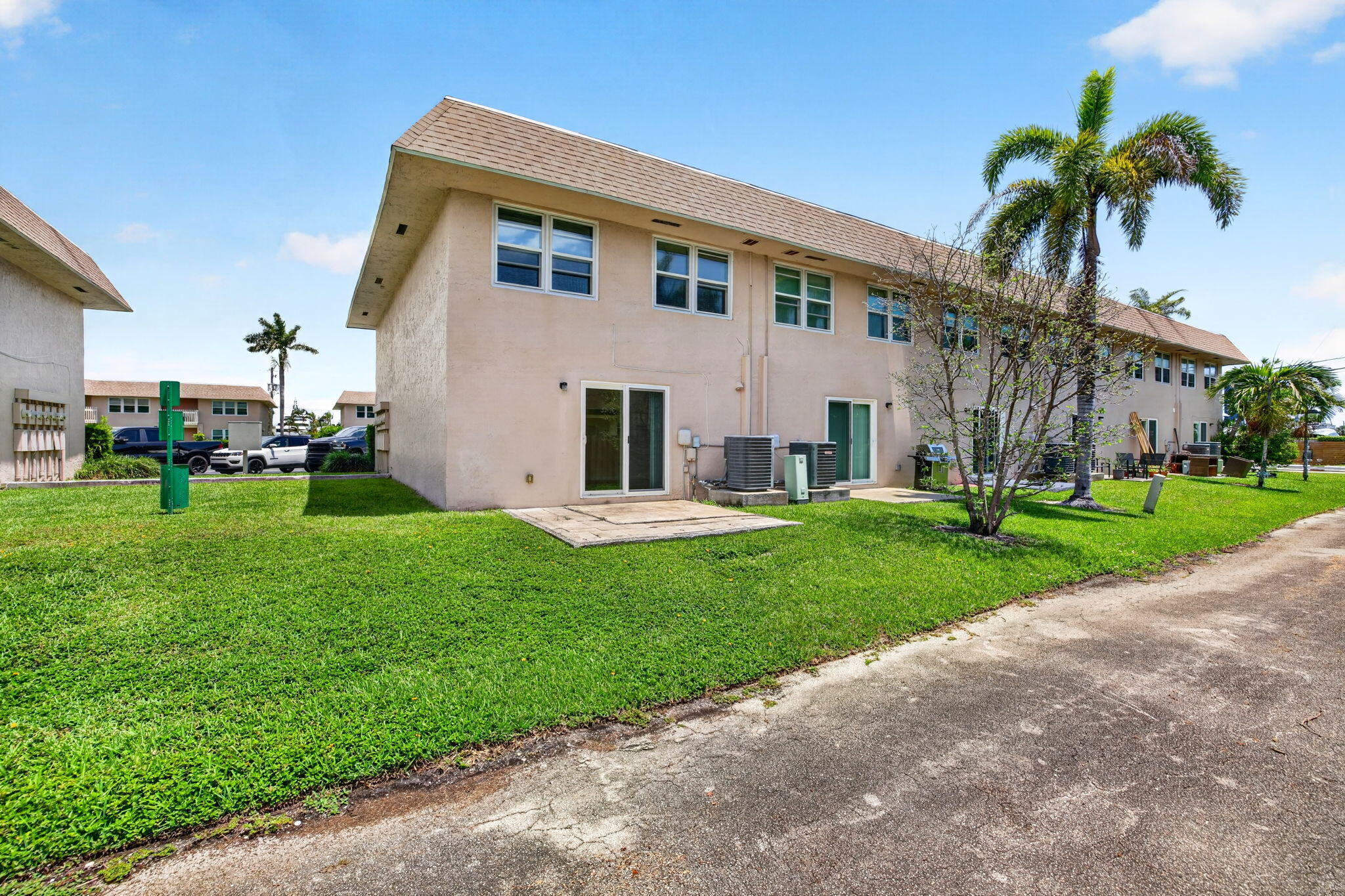 323 Gulfstream Road Dania Beach, FL 33004 - Photo 20 of 21 22-web-or-mls-699A5523