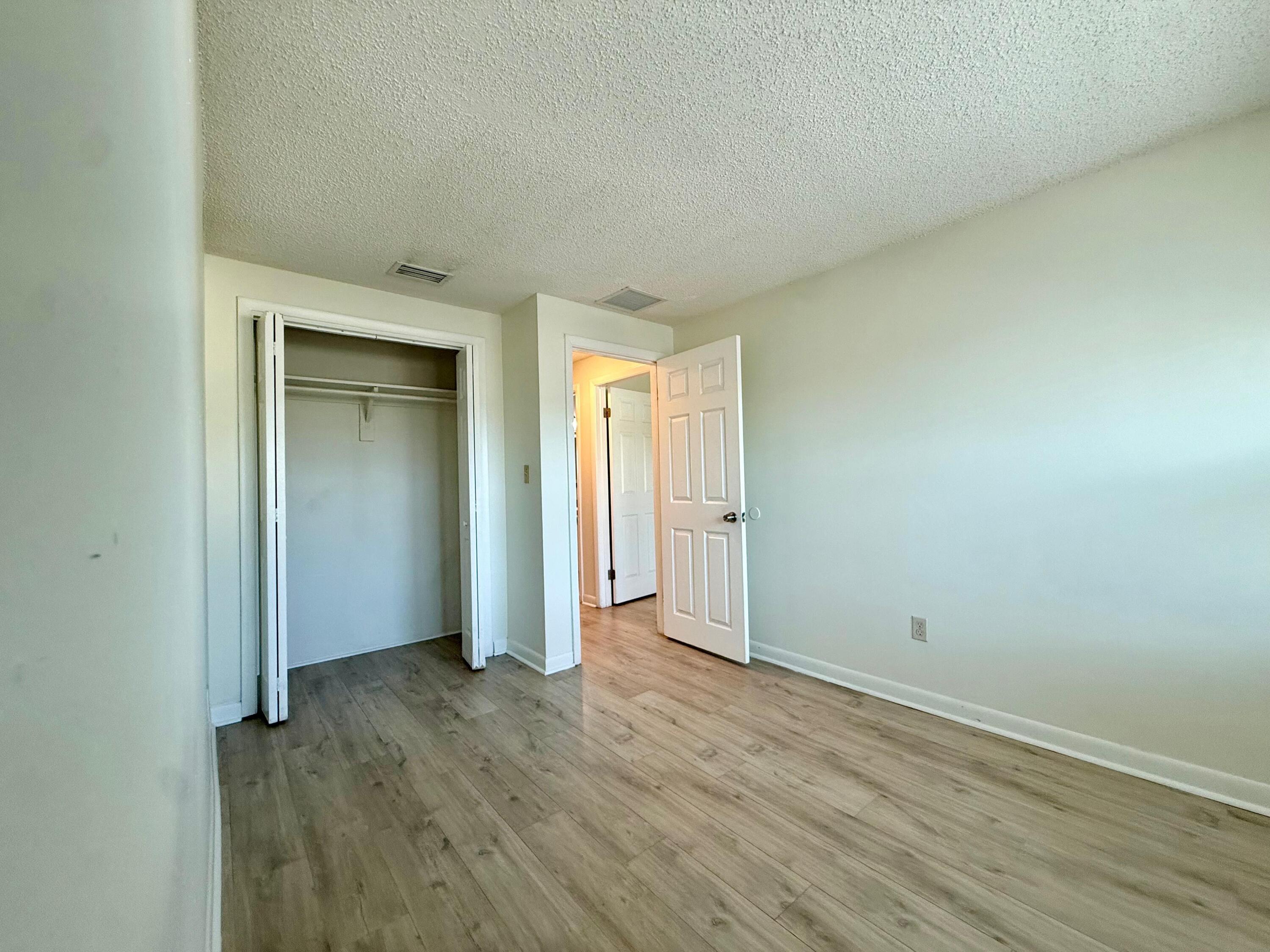 323 Gulfstream Road Dania Beach, FL 33004 - Photo 8 of 16 WhatsApp Image 2026-05-03 at 21.26.04 (4