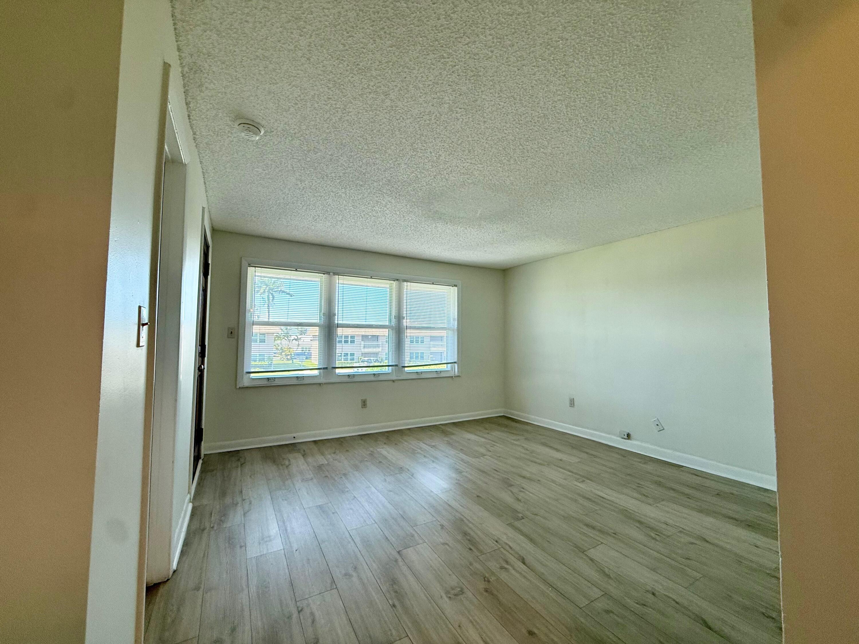 323 Gulfstream Road Dania Beach, FL 33004 - Photo 10 of 16 WhatsApp Image 2026-05-03 at 21.26.04 (6