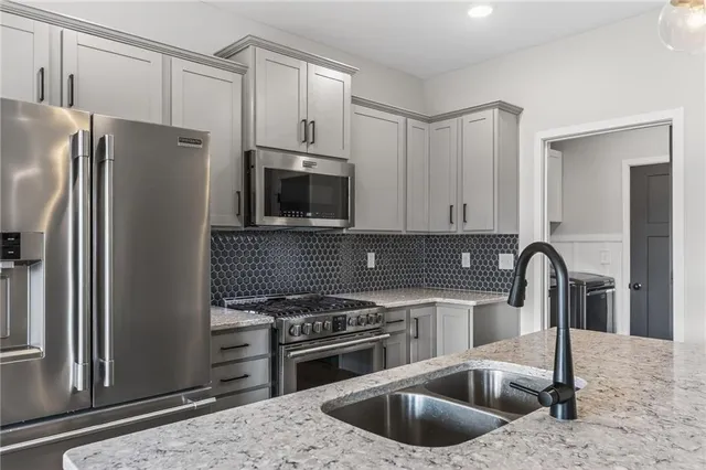 $505,000 | 3925 Northwest 95th Terrace, Kansas City, MO 64154