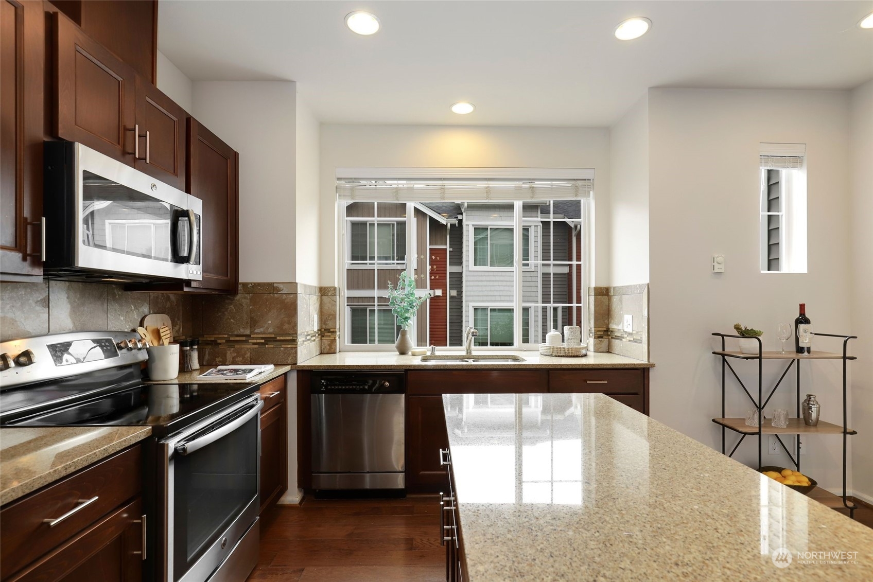 6552 High Point Drive Southwest Seattle, WA 98126 - Photo 11 of 37 Gallery Image 11