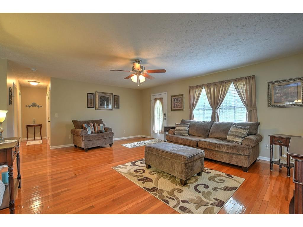 511 East Ridges Drive Chuckey, TN 37641 - Photo 4 of 34 Photo 4
