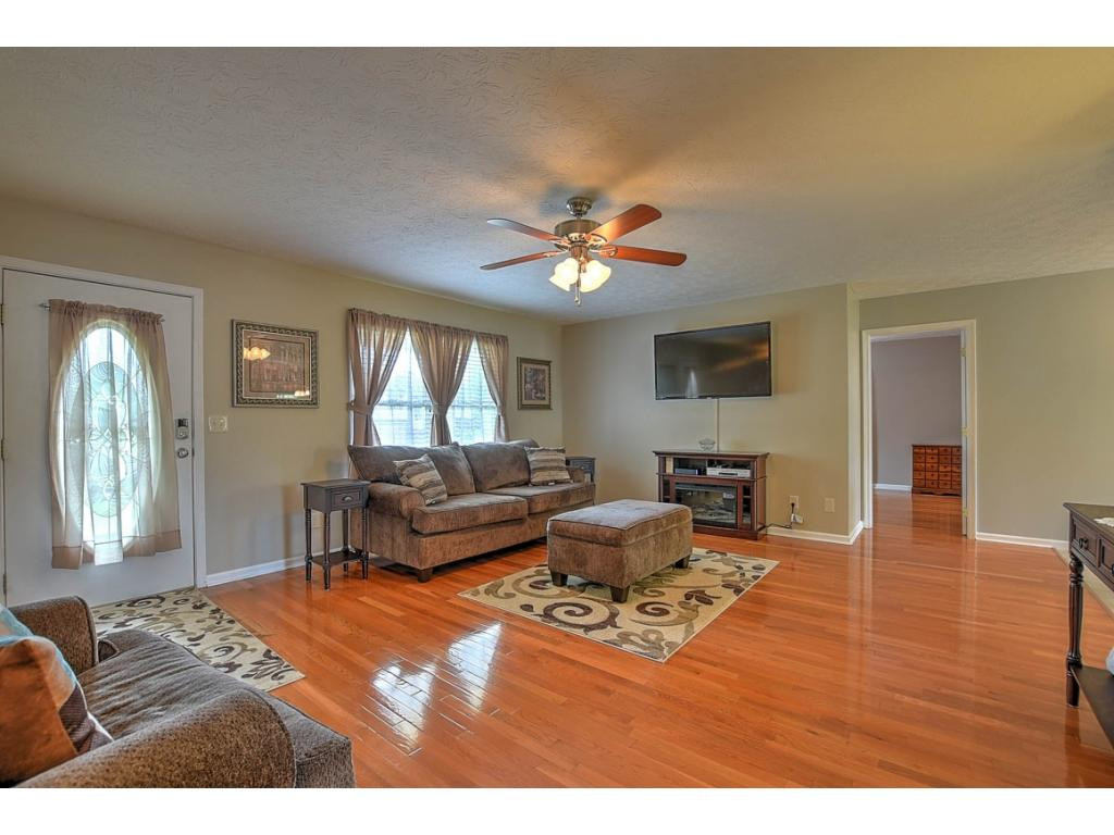 511 East Ridges Drive Chuckey, TN 37641 - Photo 5 of 34 Photo 5