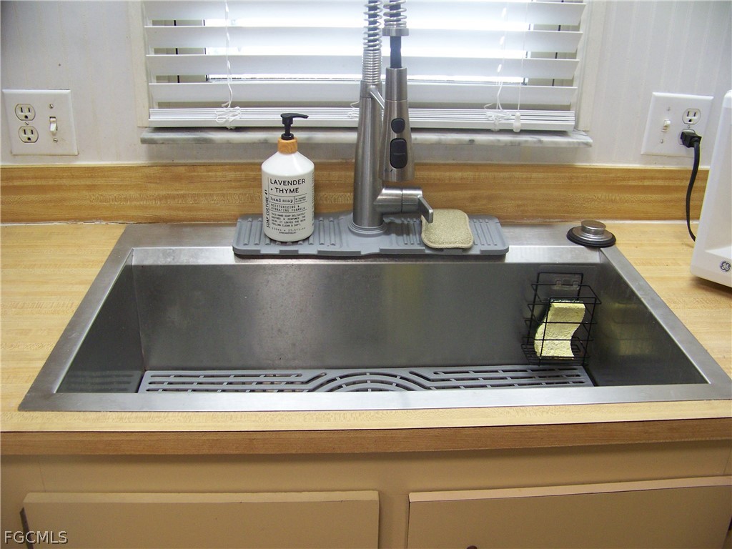 15550 Burnt Store Road, Unit 72 Punta Gorda, FL 33955 - Photo 19 of 50 a view of kitchen sink