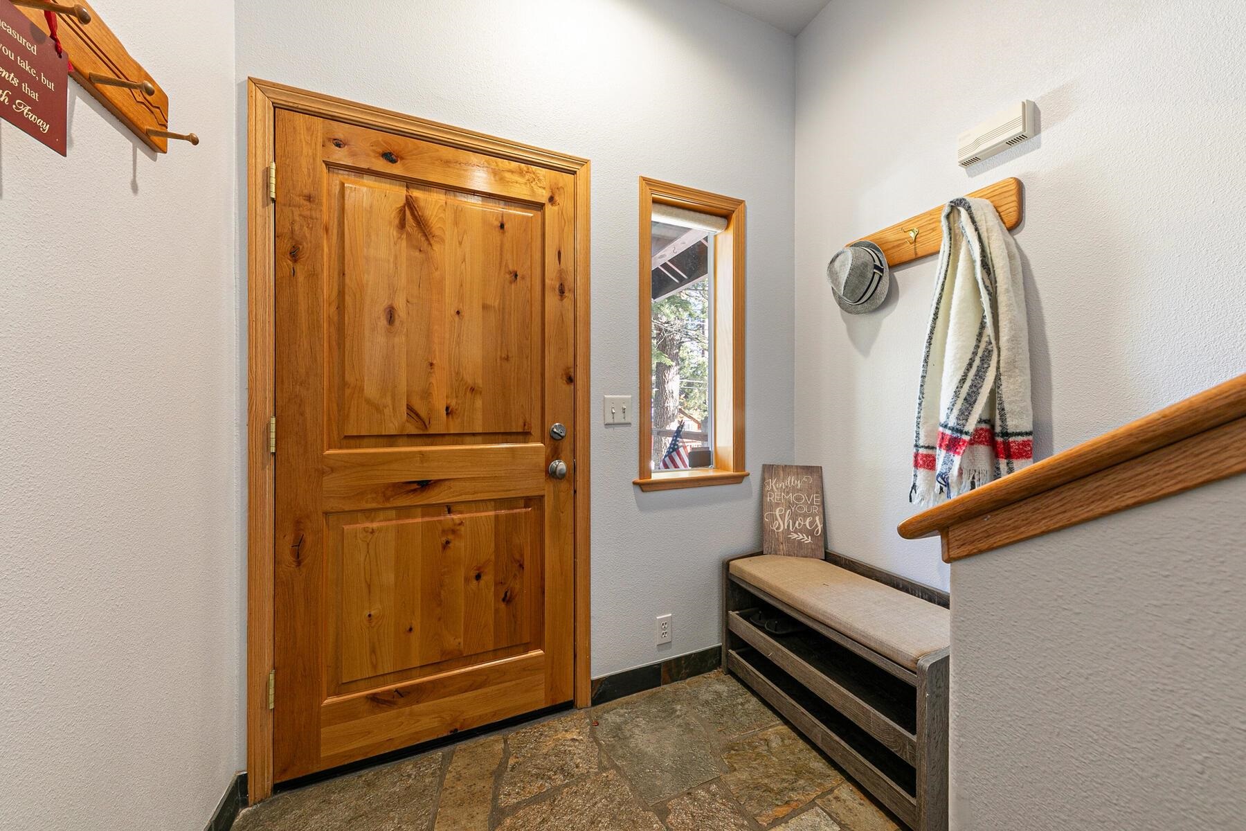 11443 Chalet Road Truckee, CA 96161 - Photo 8 of 28 Gallery Image 8