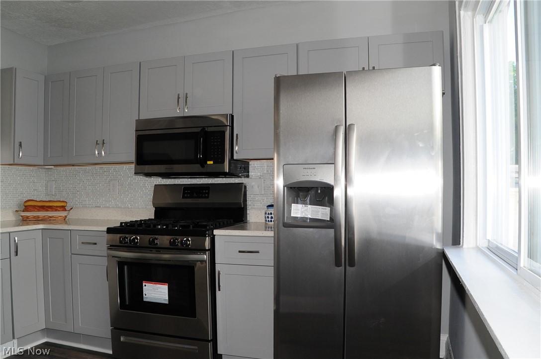 3268 Cedarbrook Road Cleveland, OH 44118 - Photo 6 of 29 Gallery Image 6