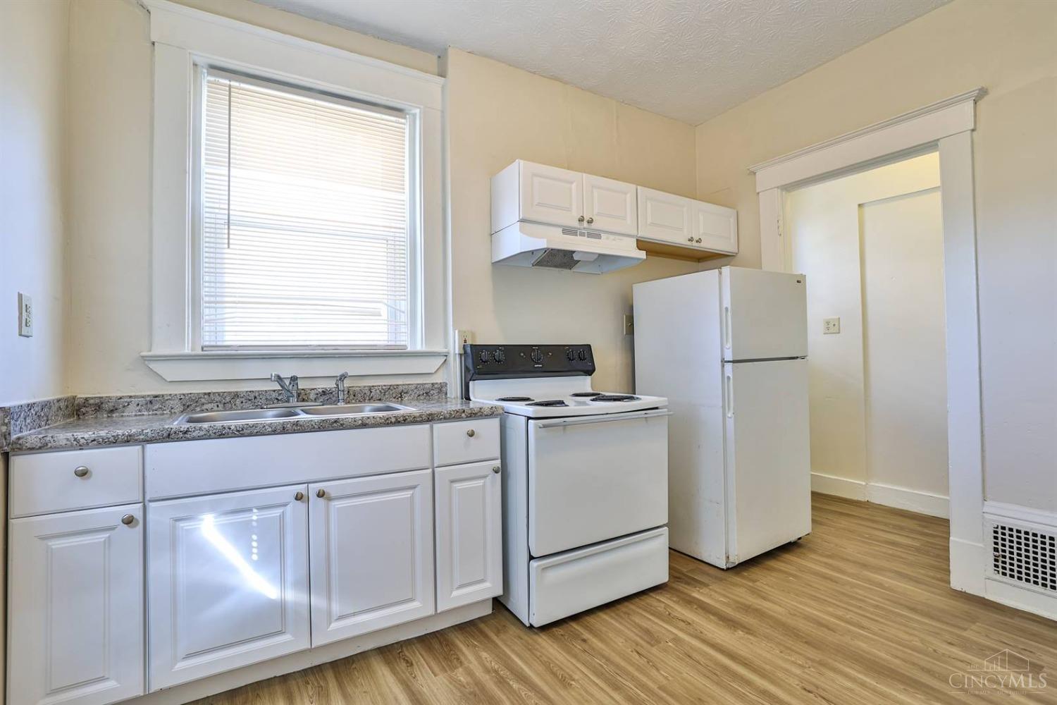 3735 Reading Road Cincinnati, OH 45229 - Photo 10 of 27 Gallery Image 10