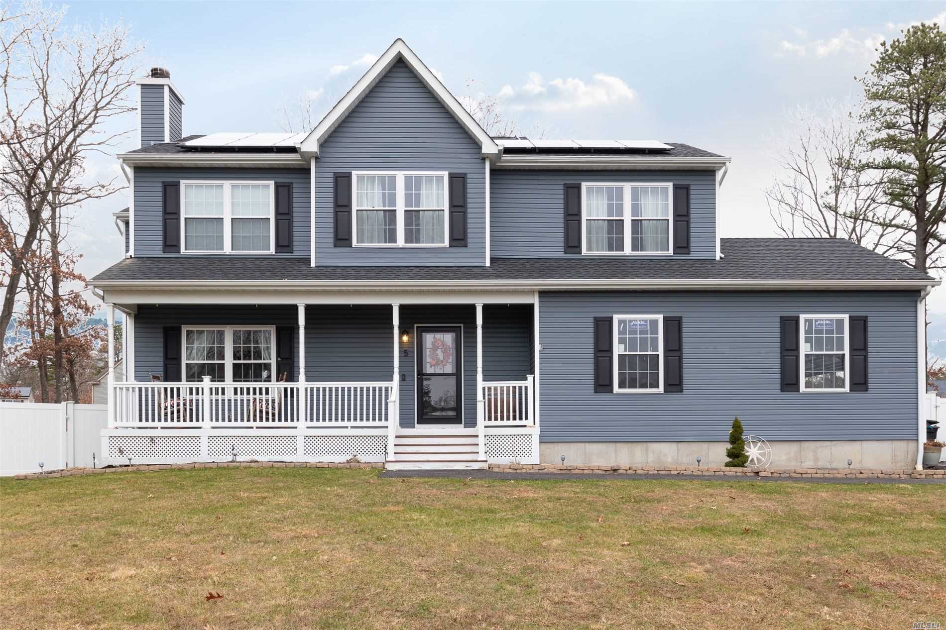 5 Poppy Court Ridge, NY 11961 - Photo 1 of 1