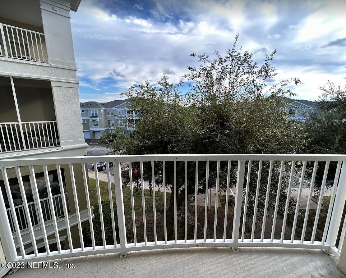 8290 Gate Parkway West, Unit 149 Jacksonville, FL 32216 - Photo 10 of 14 a view of a roof deck
