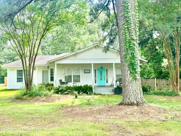 $239,000 | 423 Natchez Avenue, Brookhaven, MS 39601