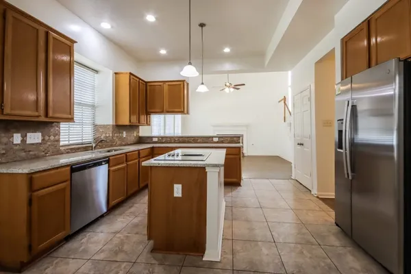 $2,295 | 3811 Spruce Bay Drive, Houston, TX 77345