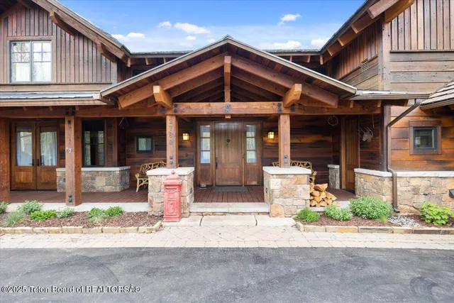 $13,975,000 | 2780 Raptor View Lane, Jackson, WY 83001