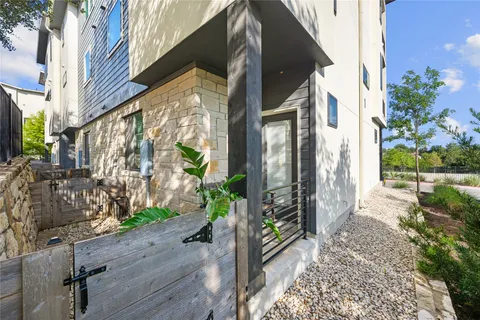 $487,500 | 2050 Lohmans Spur Road, Unit 101, Lakeway, TX 78734