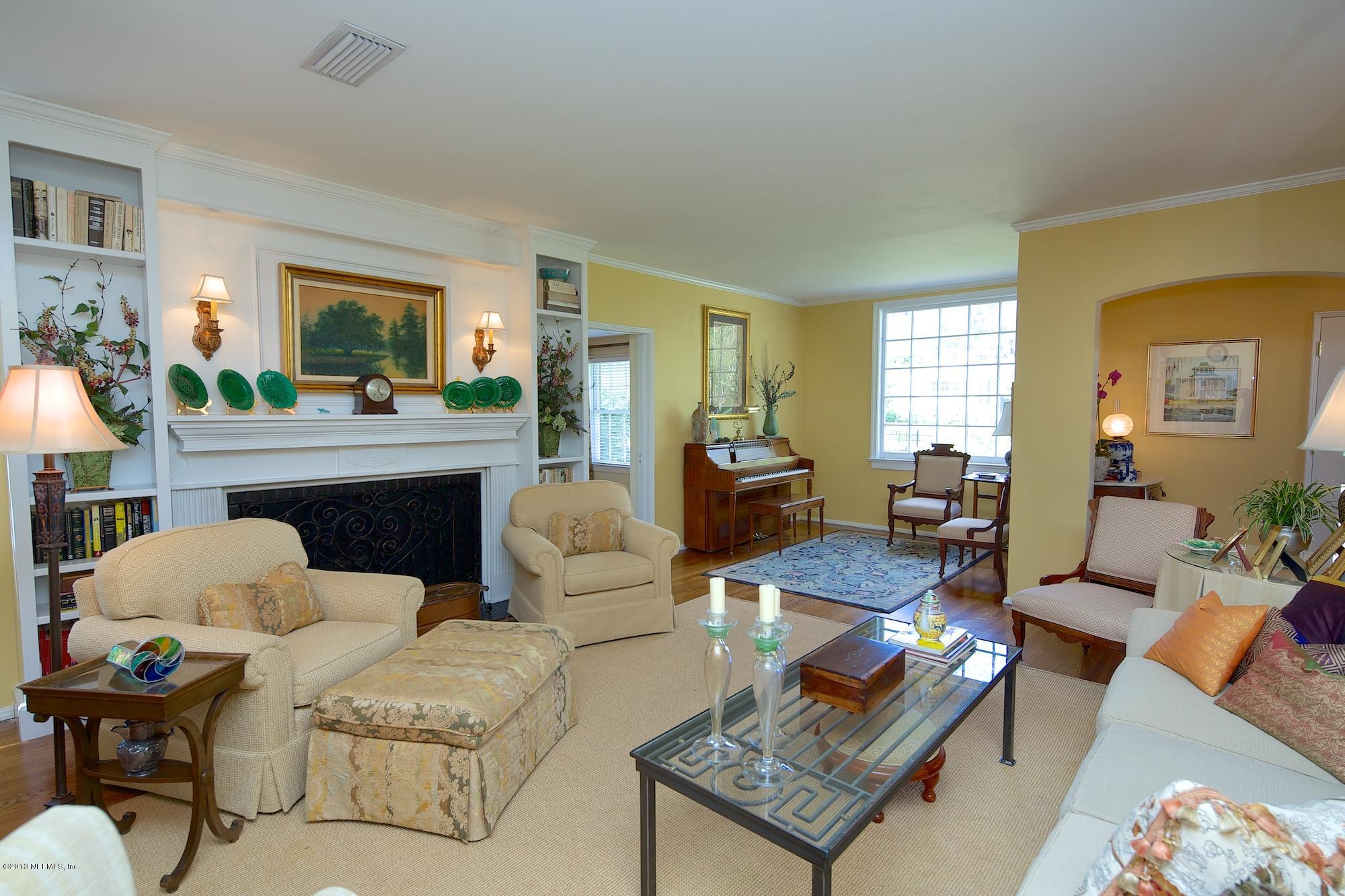 1138 Greenridge Road Jacksonville, FL 32207 - Photo 7 of 36 a living room with furniture and a potted plant
