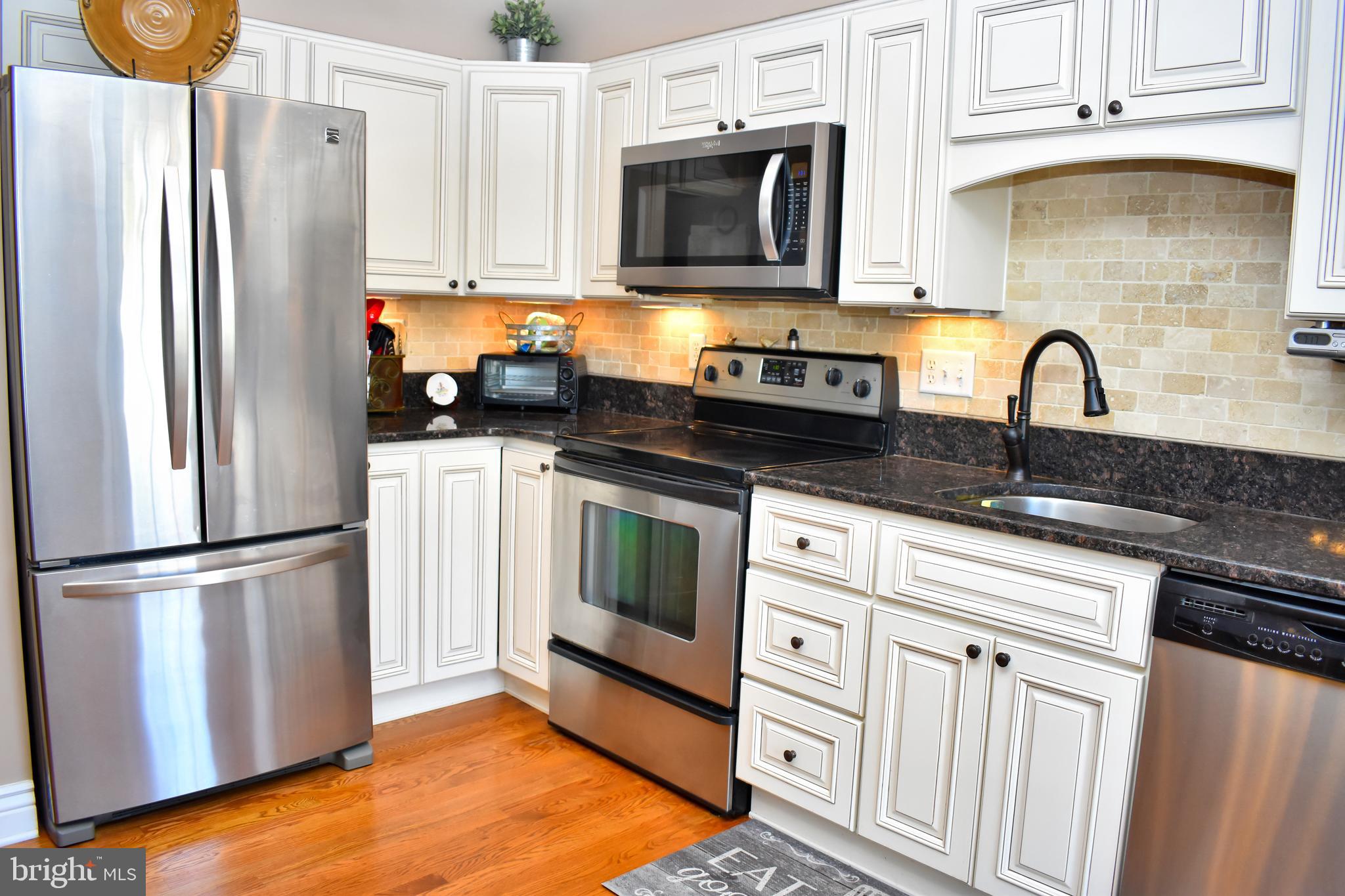 120 Kingbrook Road Linthicum Heights, MD 21090 - Photo 4 of 42 Granite Counter-Tops