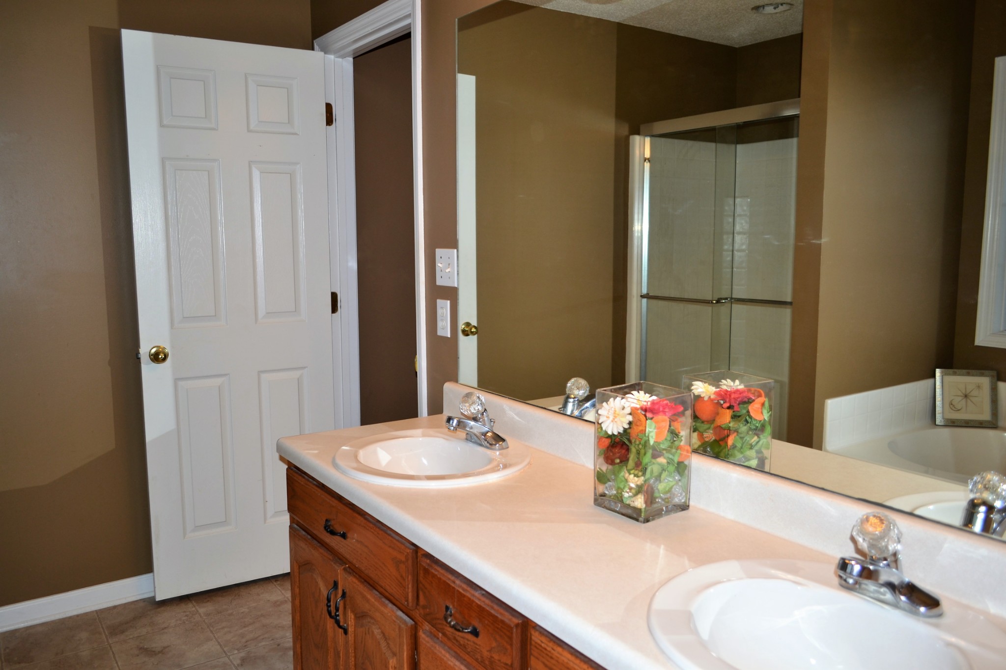 80 Eastridge Road Fayetteville, TN 37334 - Photo 25 of 43 a bathroom with a sink vanity and a mirror