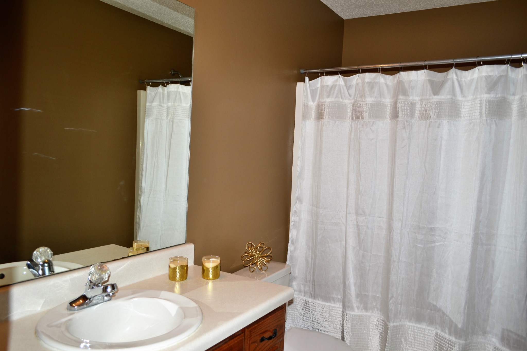 80 Eastridge Road Fayetteville, TN 37334 - Photo 33 of 43 a bathroom with a sink and a mirror