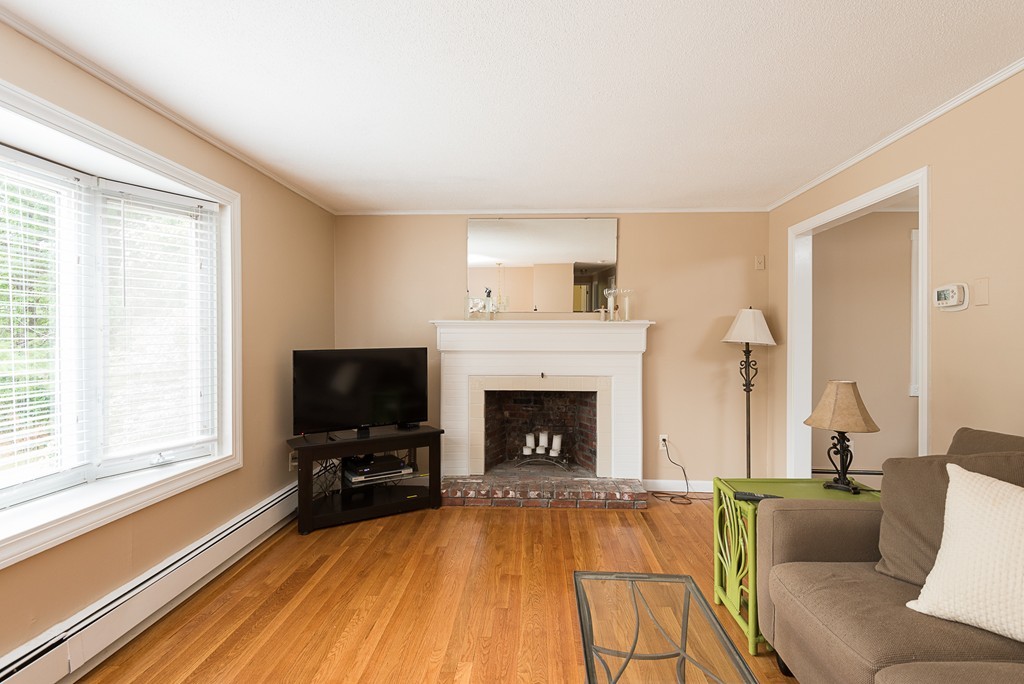 182 Old Farm Road Hanover, MA 02339 - Photo 3 of 23 Gallery Image 3