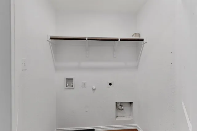 $2,100 | 9206 Marilyn Place, Dallas, TX 75227