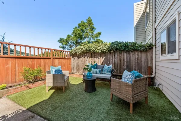 $995,000 | 125 Mariner Green Court, Corte Madera, CA 94925