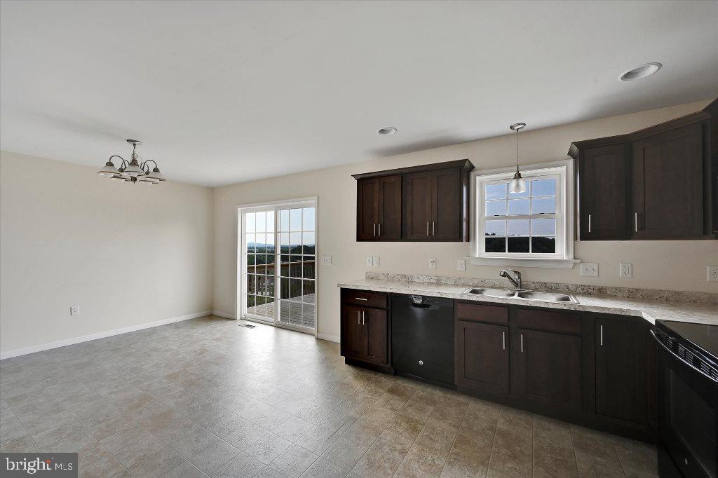 75 Ryan Lane Mount Wolf, PA 17347 - Photo 8 of 28