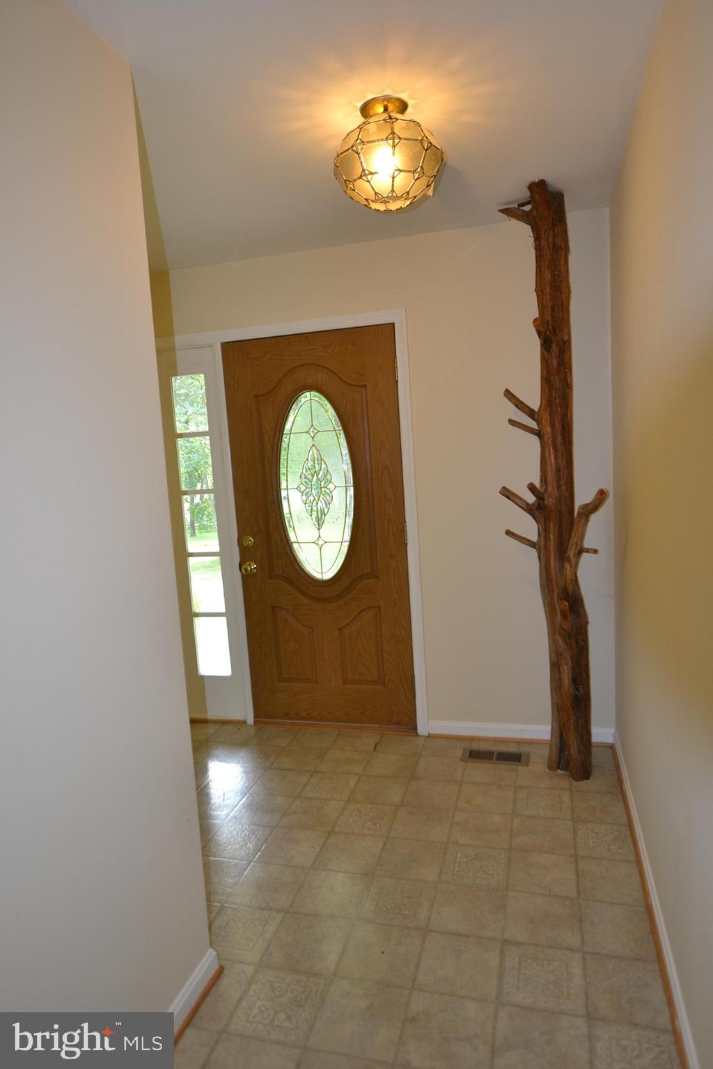 6686 Riley Road Warrenton, VA 20187 - Photo 3 of 31