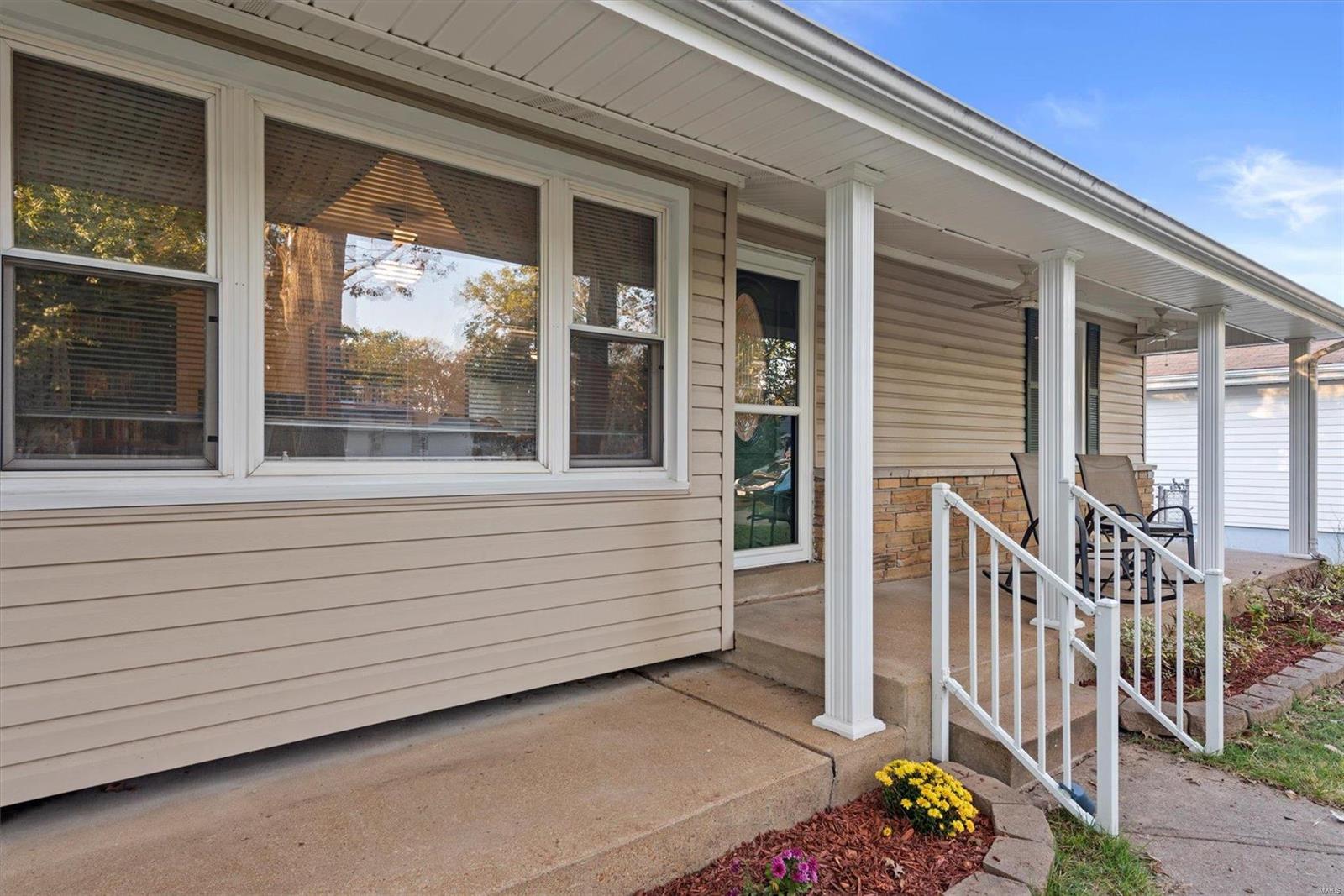 7837 Decatur Drive St. Louis, MO 63123 - Photo 4 of 28 Gallery Image 4