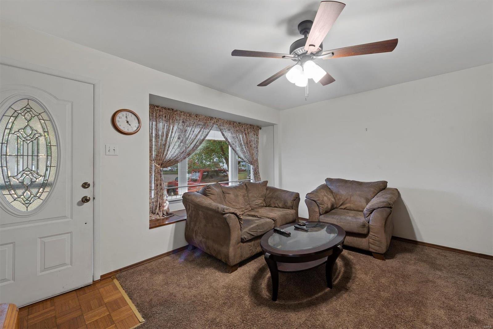 7837 Decatur Drive St. Louis, MO 63123 - Photo 5 of 28 Gallery Image 5