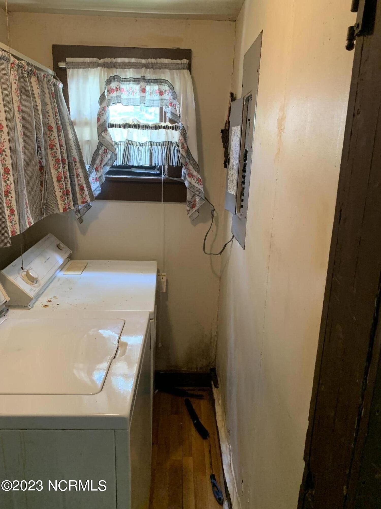 439 Grabtown Road Windsor, NC 27983 - Photo 21 of 24 Laundry
