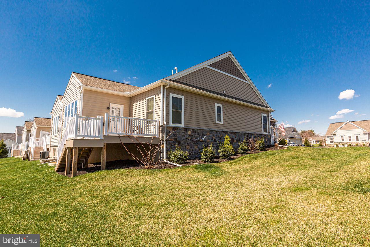 334 Pin Oak Drive Lititz, PA 17543 - Photo 34 of 39 Gallery Image 34