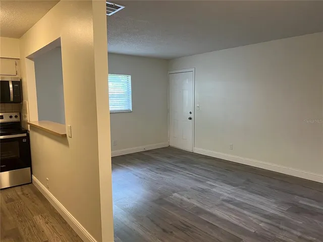 $270,000 | 4916 16th Street, Zephyrhills, FL 33542