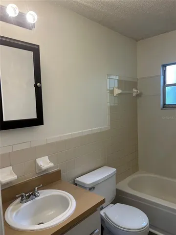 $270,000 | 4916 16th Street, Zephyrhills, FL 33542