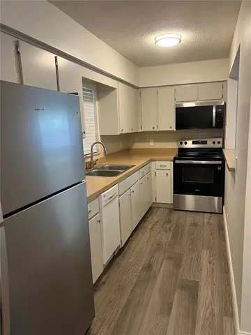 $270,000 | 4916 16th Street, Zephyrhills, FL 33542