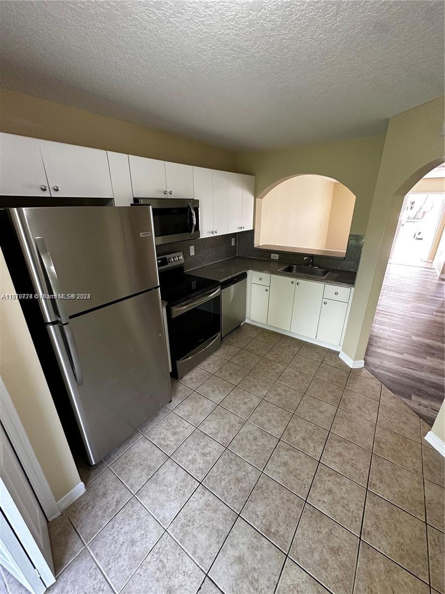 2910 Southeast 12th Road, Unit 10429 Homestead, FL 33035 - Photo 7 of 38 Gallery Image 7