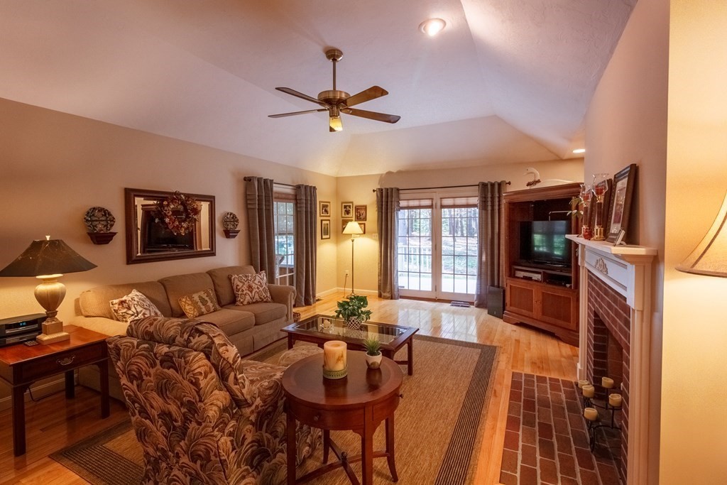76 Willis Road Gardner, MA 01440 - Photo 11 of 27 Gallery Image 11