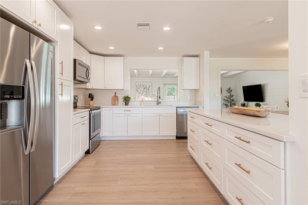 1530 Mandarin Road Naples, FL 34102 - Photo 12 of 44