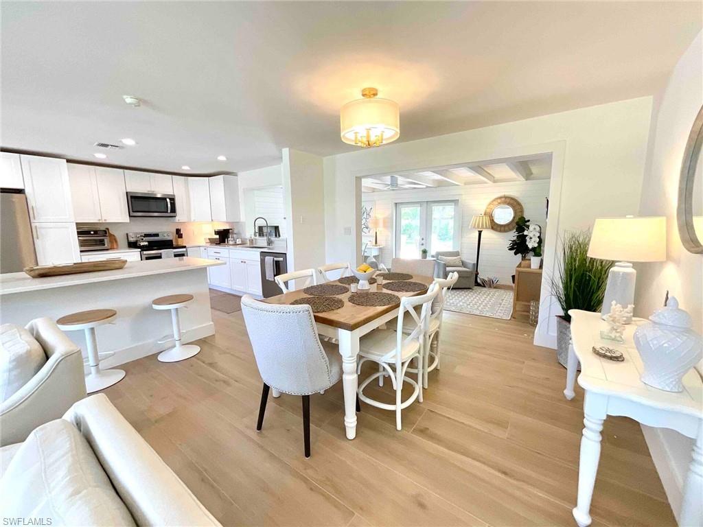 1530 Mandarin Road Naples, FL 34102 - Photo 15 of 44