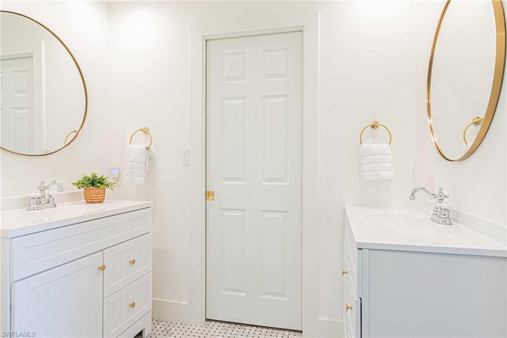 1530 Mandarin Road Naples, FL 34102 - Photo 20 of 44