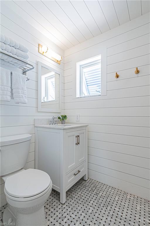 1530 Mandarin Road Naples, FL 34102 - Photo 28 of 44