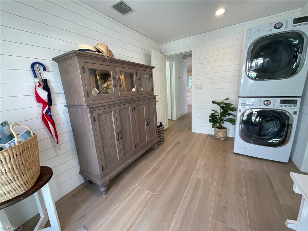 1530 Mandarin Road Naples, FL 34102 - Photo 31 of 44