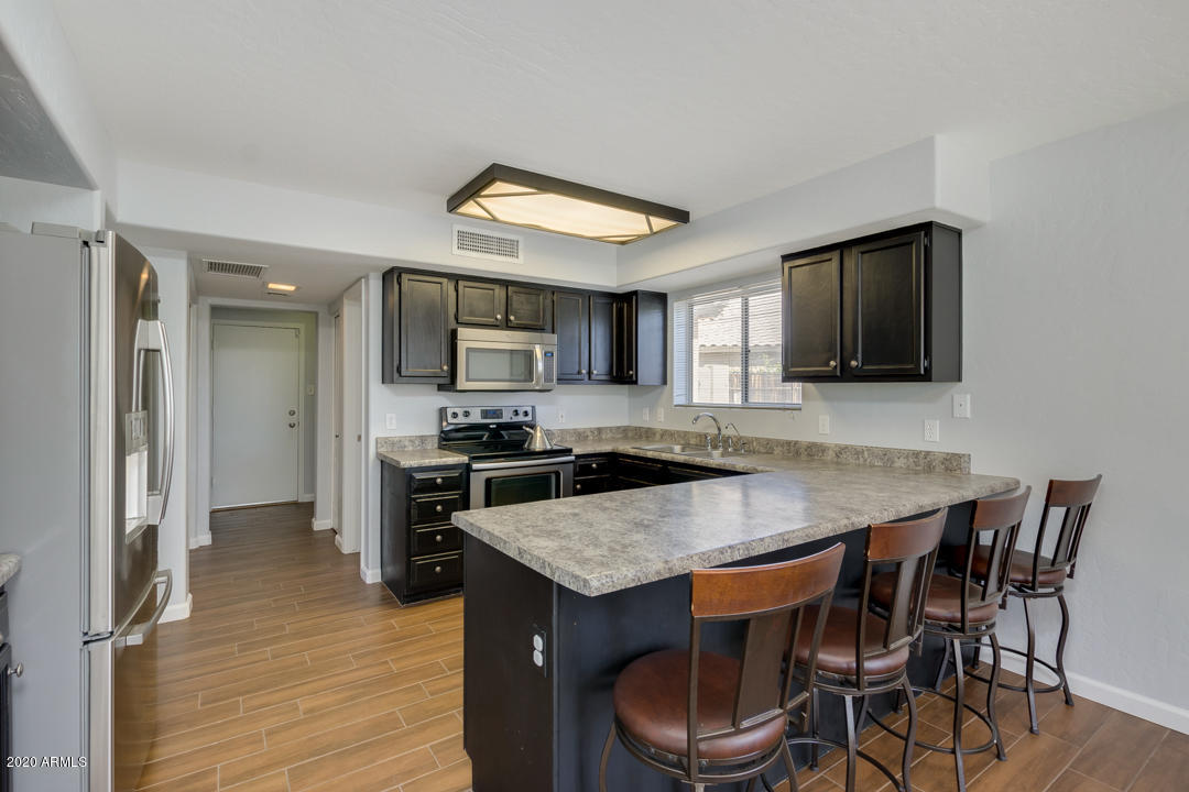 807 West Shellfish Drive Gilbert, AZ 85233 - Photo 14 of 48 Kitchen