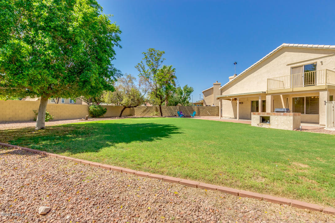 807 West Shellfish Drive Gilbert, AZ 85233 - Photo 37 of 48 Huge Backyard